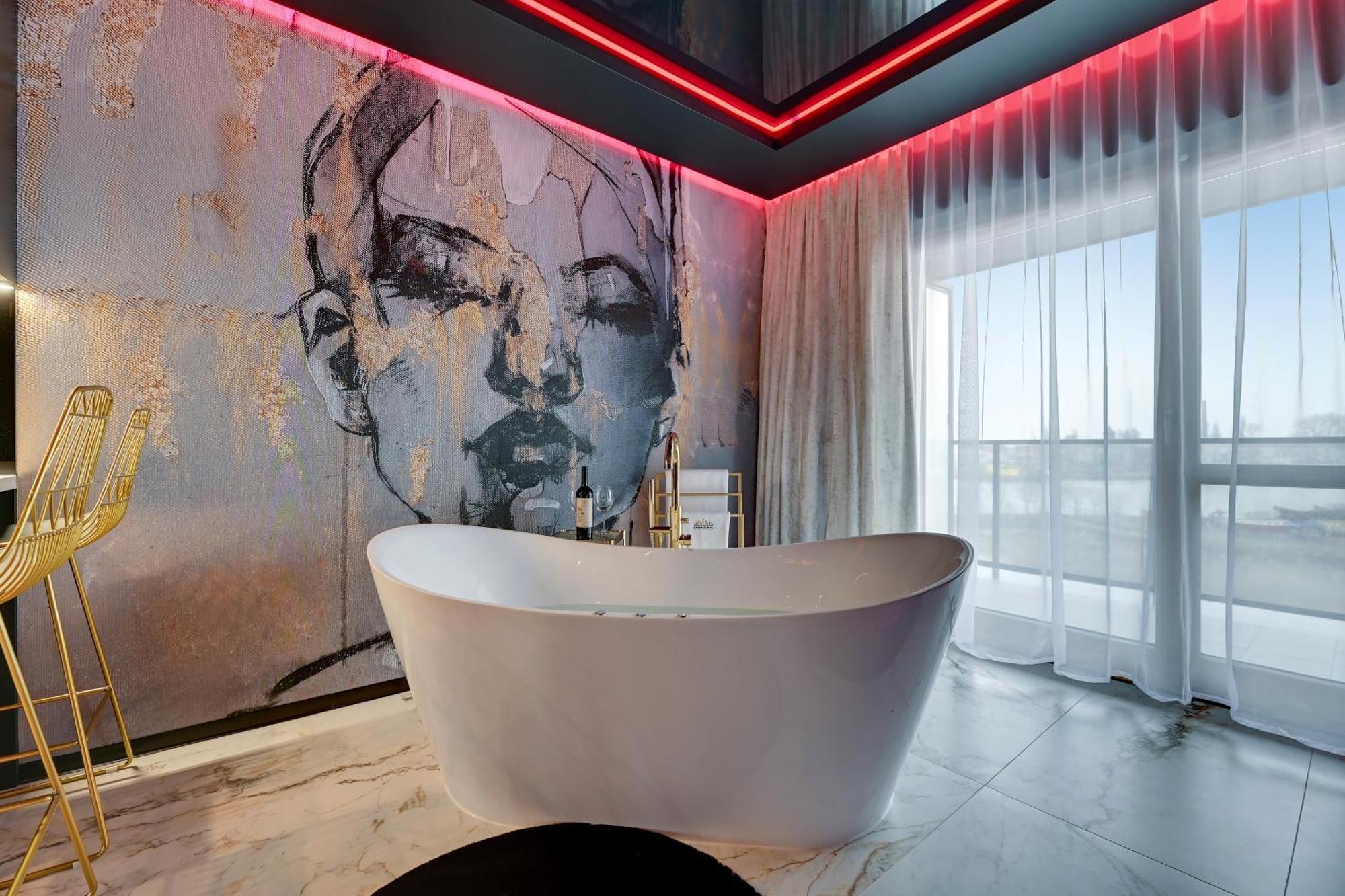 Glamorous Jacuzzi By Downtown Apartament Gdańsk