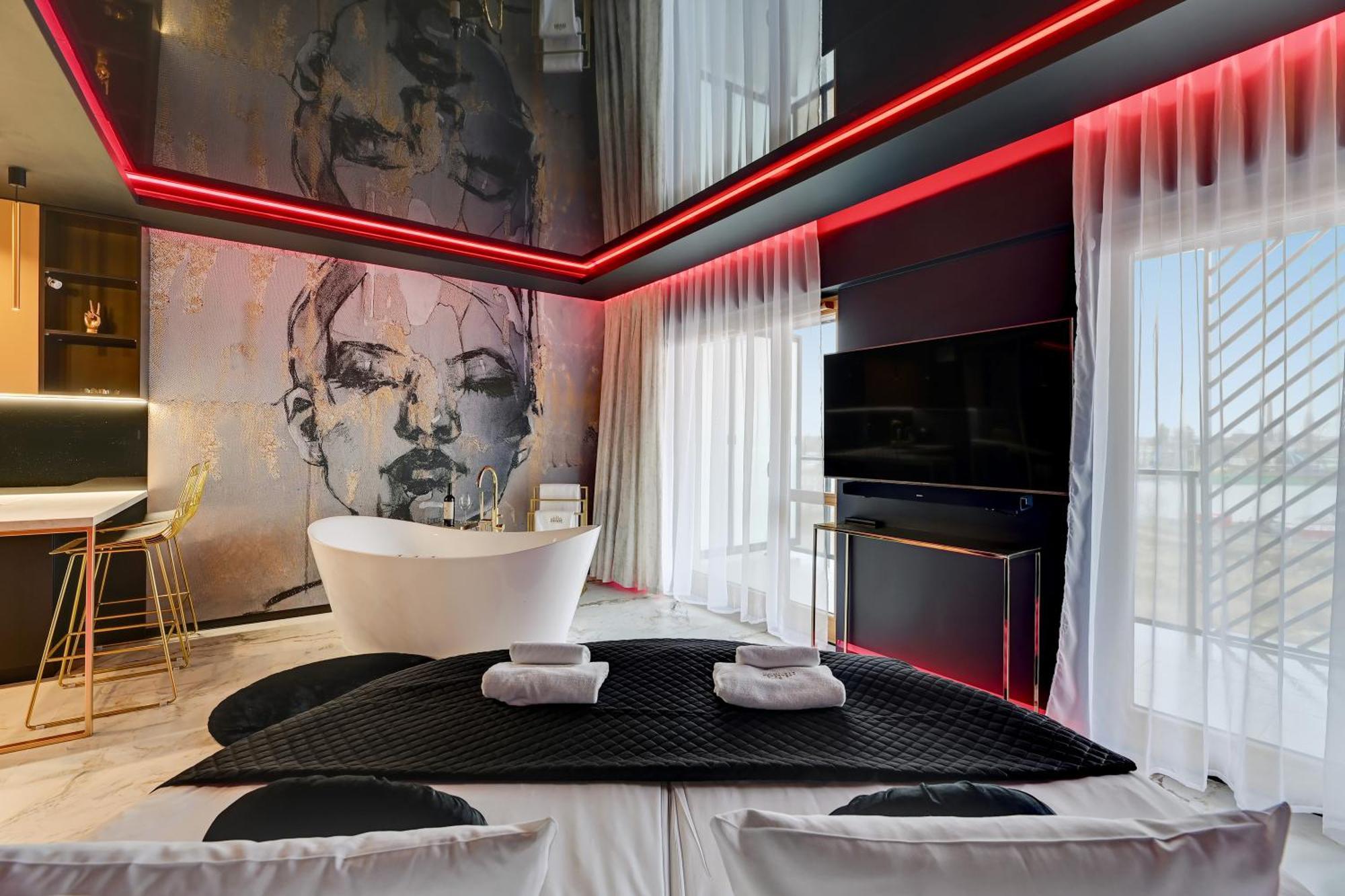 Glamorous Jacuzzi By Downtown * Gdańsk