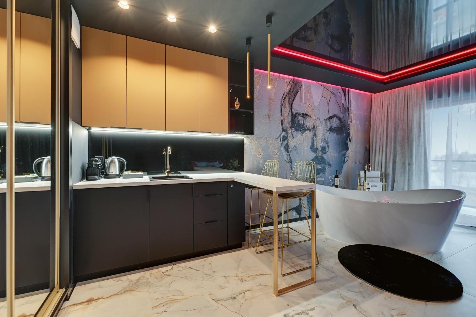 Glamorous Jacuzzi By Downtown Gdańsk